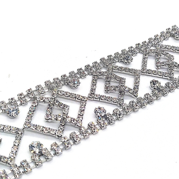 CACHE Crystal Tennis Bracelet and Dangle Chandelier Earrings Set in Silver - Picture 3 of 9